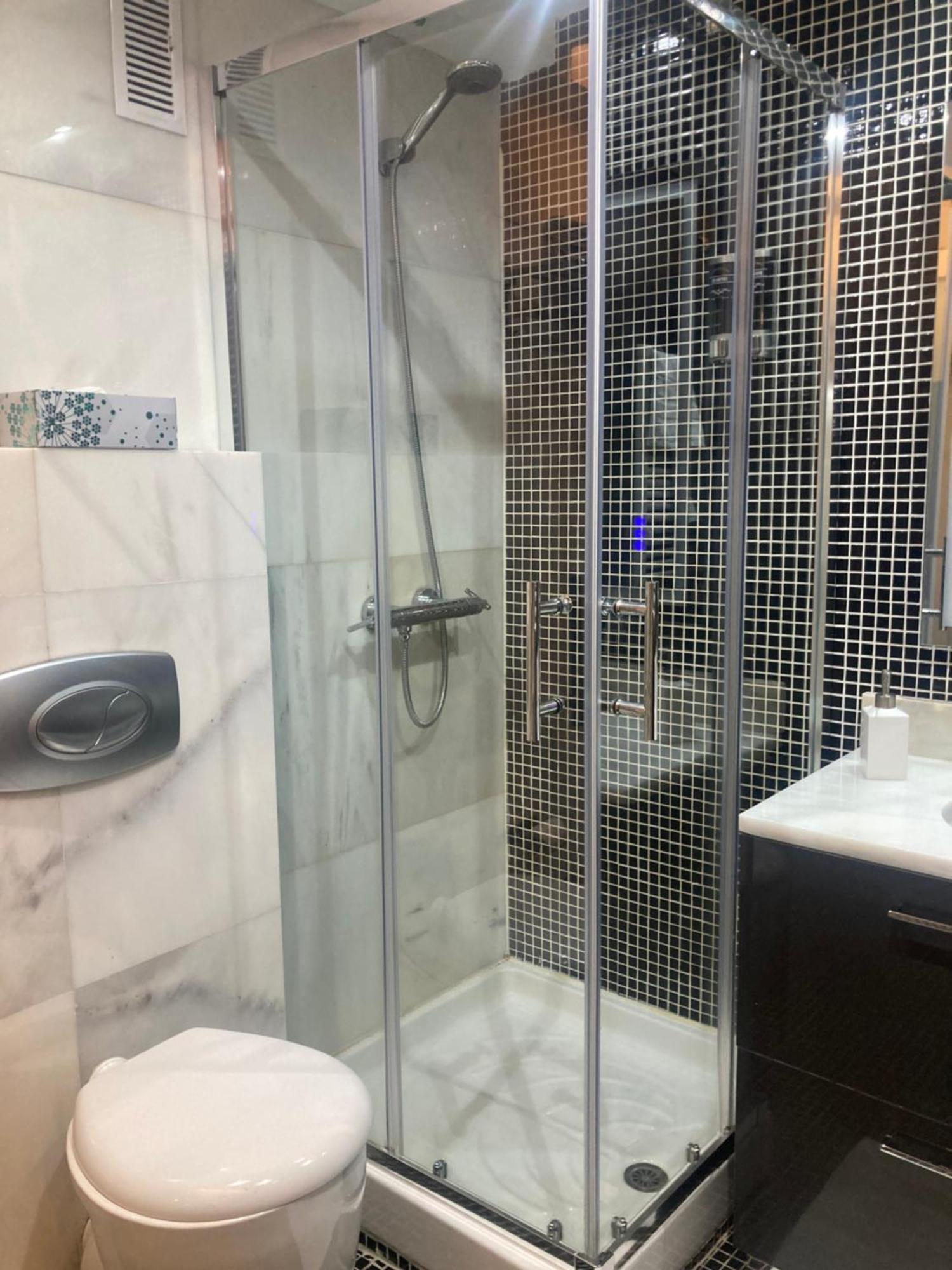 Apartamento Tipo Loft Madrid Bagian luar foto