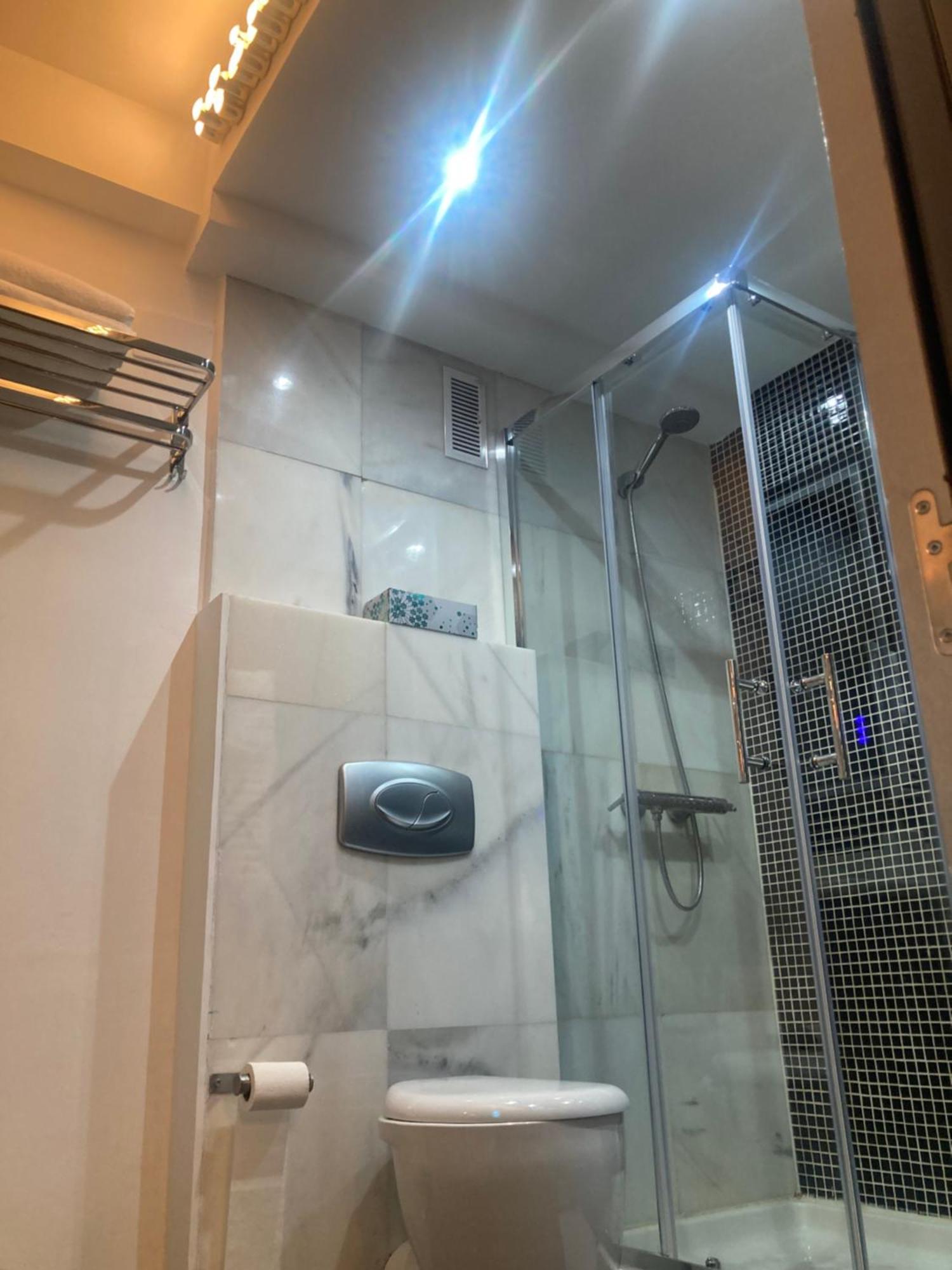 Apartamento Tipo Loft Madrid Bagian luar foto
