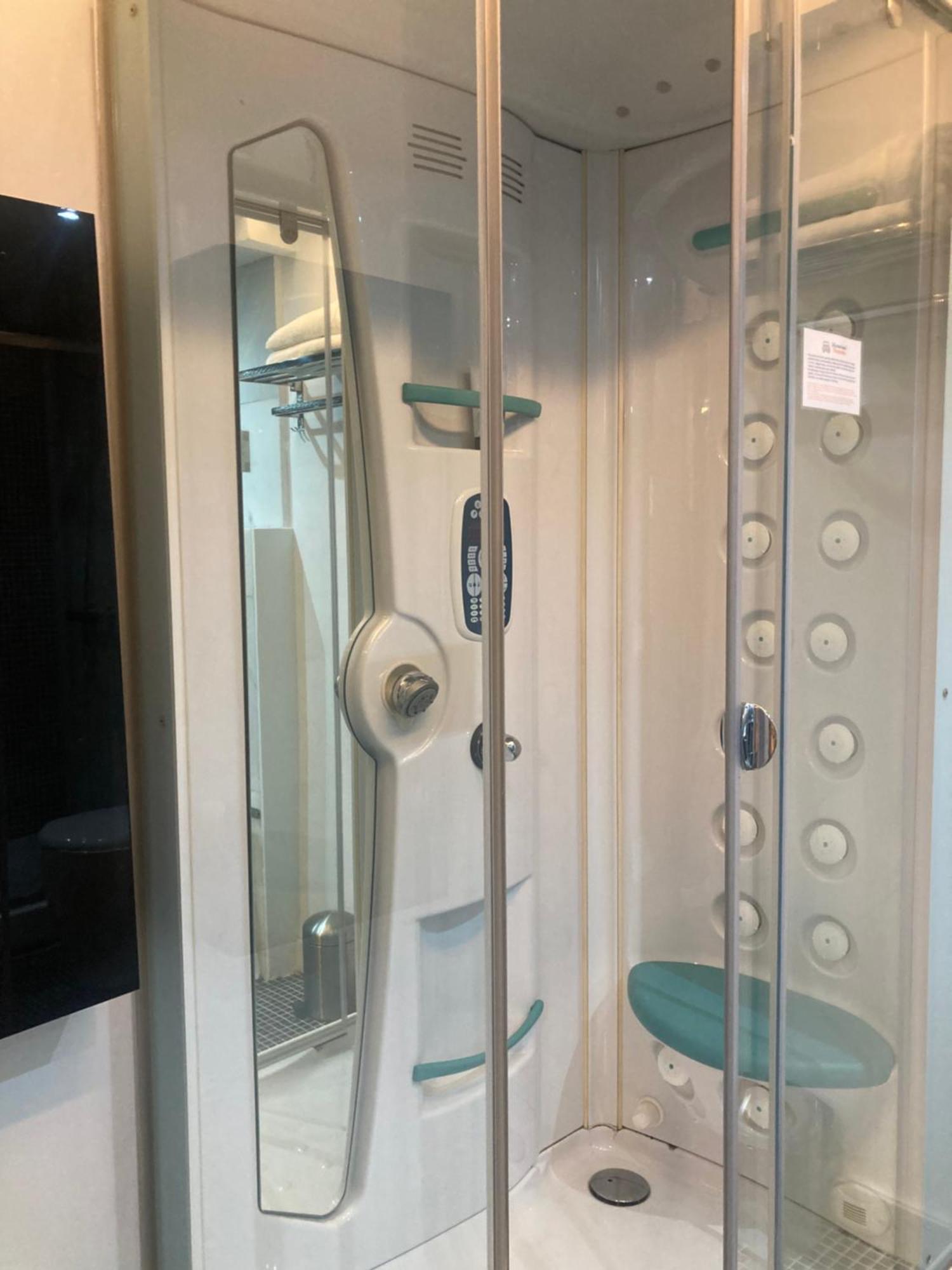Apartamento Tipo Loft Madrid Bagian luar foto