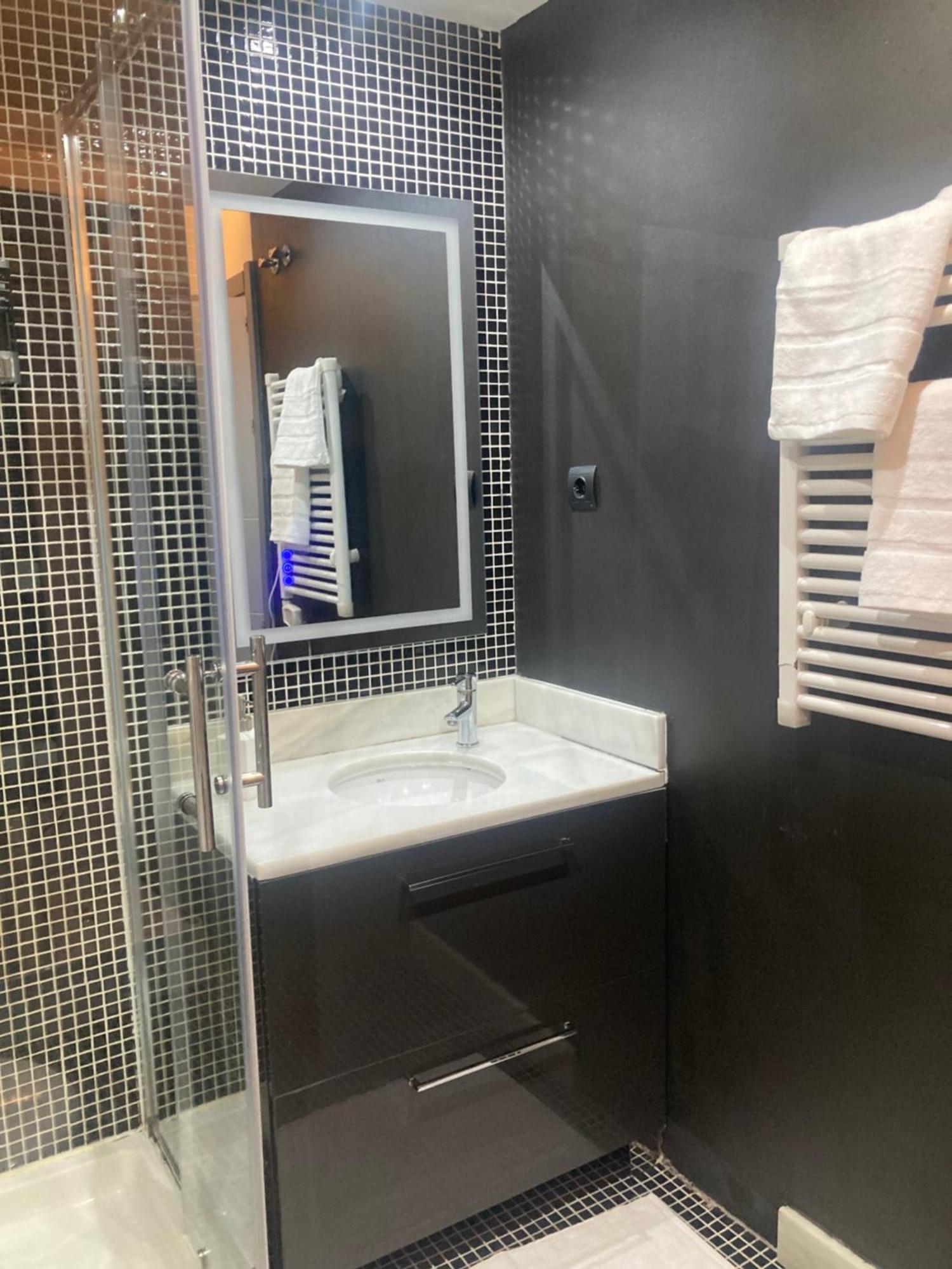 Apartamento Tipo Loft Madrid Bagian luar foto